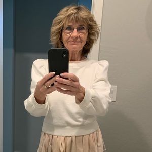 Meet your Posher, Sandy